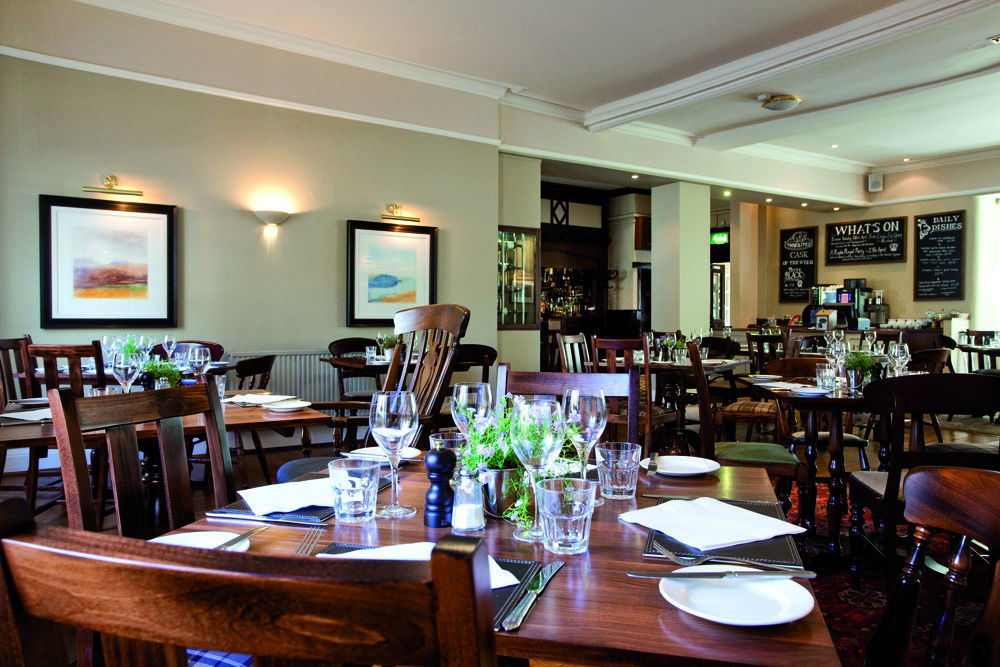 The Golden Lion At Settle Hotel ภายนอก รูปภาพ